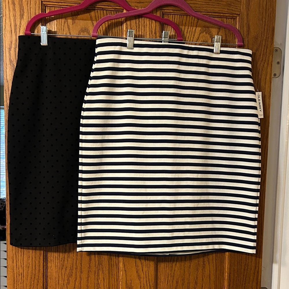 Black and White/Navy Women's Skirt-Bundle of 2